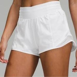 Lululemon//Speed Up Low Rise 2.5” Short//White/Size 4